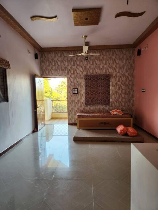 Farmhouse Close To Nature - Kesari Farm Gandhinagar Bagian luar foto