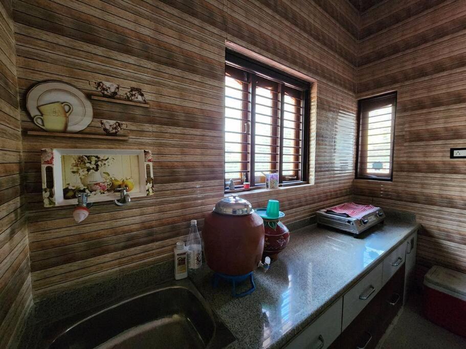 Farmhouse Close To Nature - Kesari Farm Gandhinagar Bagian luar foto