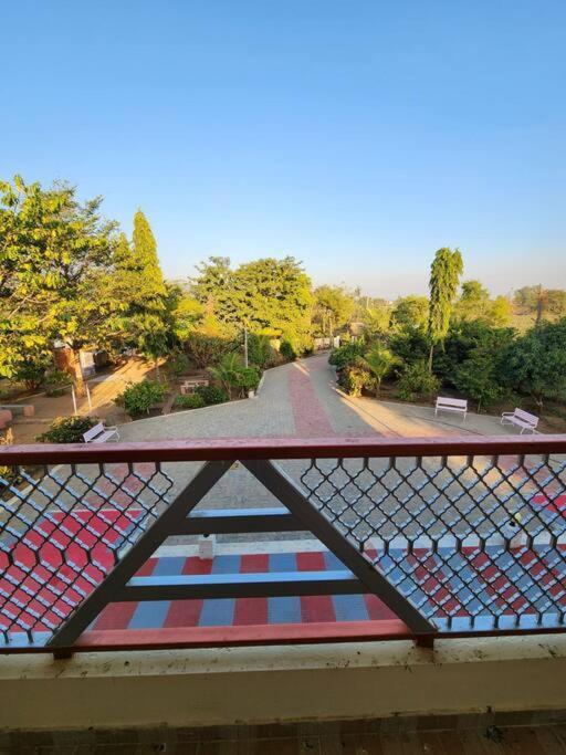 Farmhouse Close To Nature - Kesari Farm Gandhinagar Bagian luar foto
