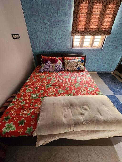 Farmhouse Close To Nature - Kesari Farm Gandhinagar Bagian luar foto